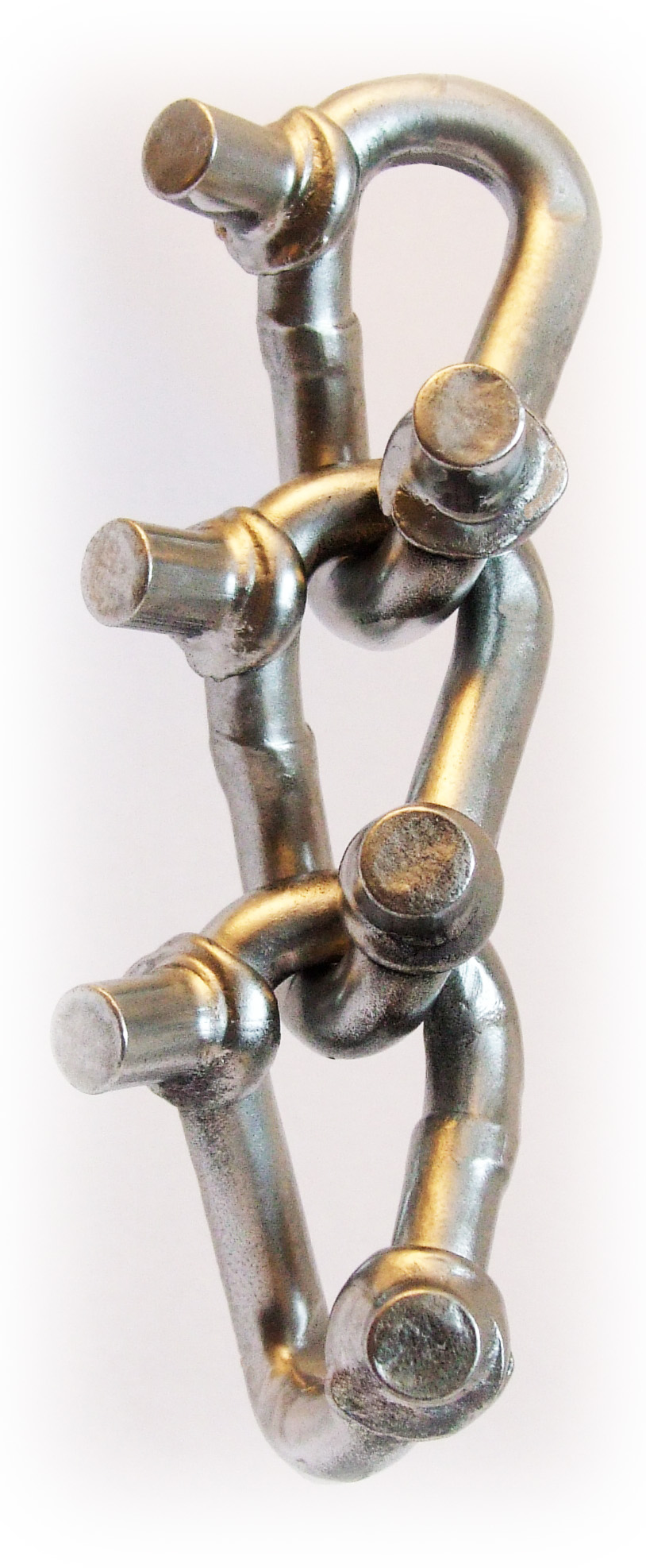 TRYGG Studded cross chain W/hooks